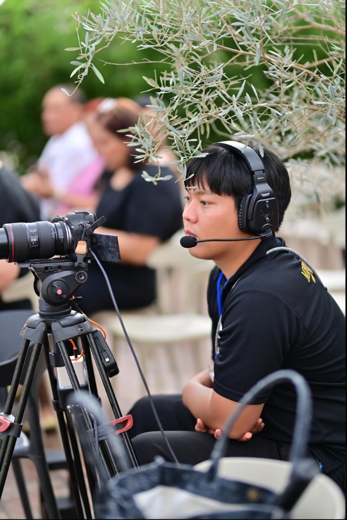 On-site camera operator — Canon lens