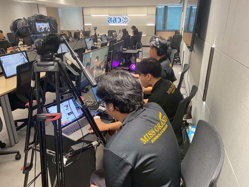Technical control station — multi-monitor OB